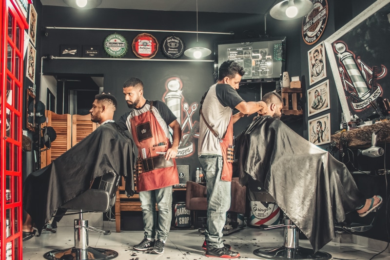 people, customer, city, men, store, hairdresser, hairstylist, real people, adults, casual clothing, light, hair salon, lifestyles, group of people, workplace