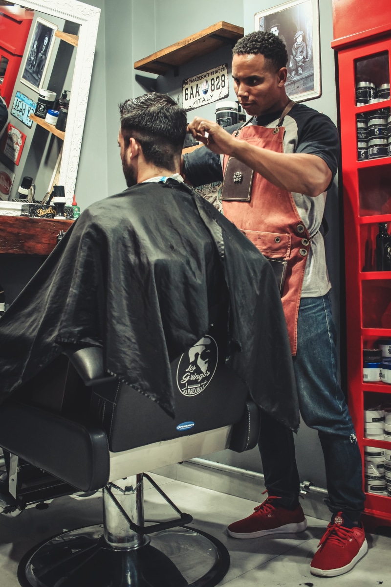 wear, lifestyles, seat, facial hair, haircut, hair salon, full length, mirror, hair, sitting, men, males, 5K, barber, occupation, small business, indoors