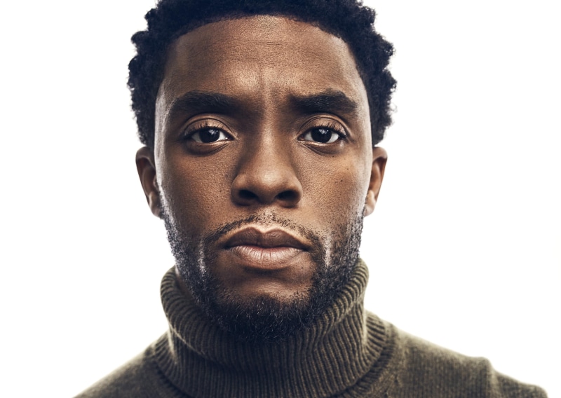 one person, looking at camera, boys, human face, indoors, young men, facial hair, hairstyle, studio shot, 4k, male celebrities, serious, front view, beard
