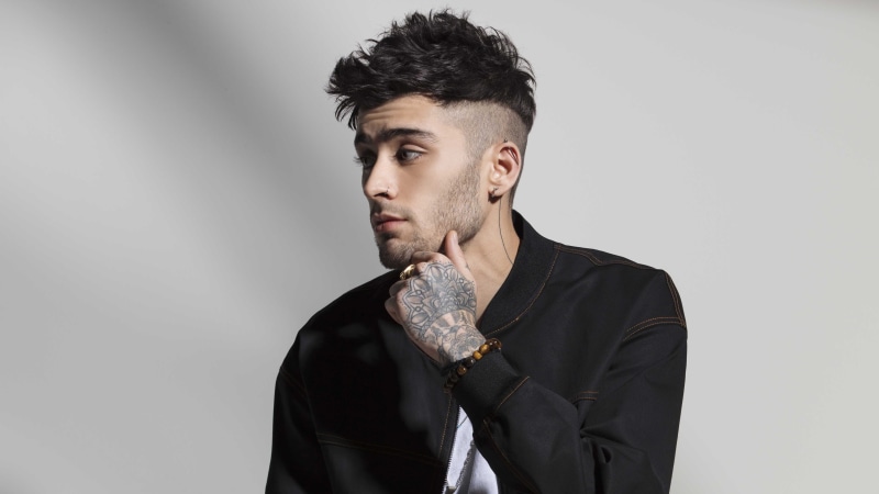 indoors, 5K, singer, young men, looking away, celebrities, handsome, one person, males, boys, looking, beautiful people, men, zayn malik, beard, gray