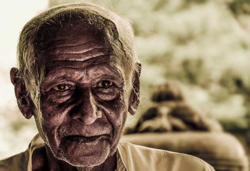 hopelessness, depression - sadness, contemplation, human body part, bank, shelter, volunteering, 2K, issue, top, hungry, one Person, beggar, dirty, close-up