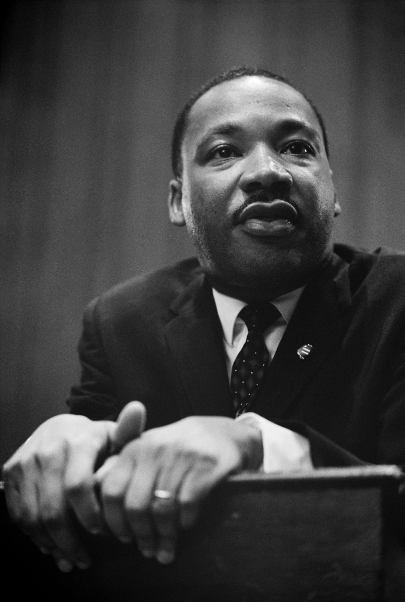 smiling, black, press conference, grayscale, males, america, real people, 4K, looking at camera, concepts And Ideas, front view, photo, african american