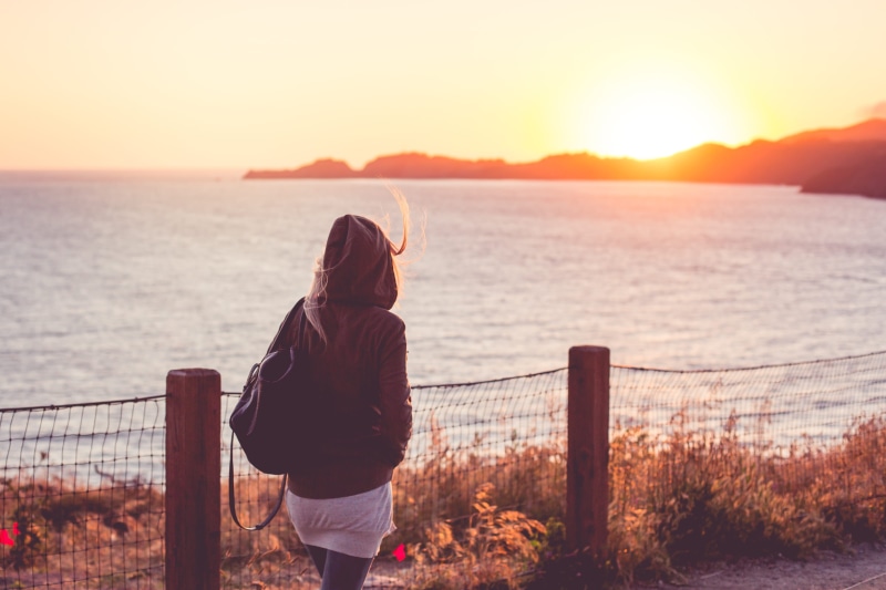 cold, sea, women, summer, one woman only, lifestyles, scenics - nature, copy Space, girl, Sunset, water, coastline, sunlight, coast, leisure Activity, sun