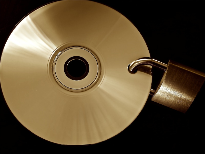 closed, studio shot, castle, day, indoors, still life, u-lock, circle, coffee, gray, steel, metal, close-up, music, food and drink, data slice, Encrypted