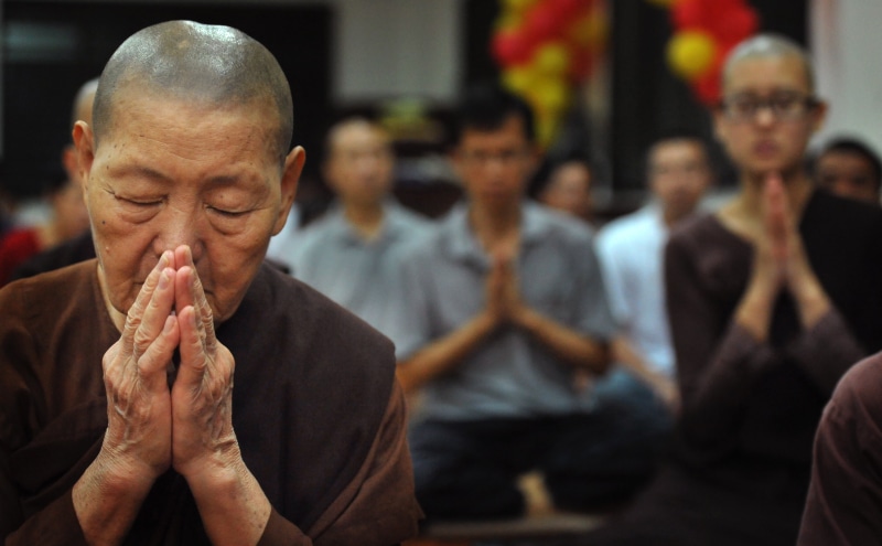 praying, inside, photo, place of worship, buddhist, shaved head, adult, hand, males, holding palm, theravada buddhism, indoors, religion, real people, people