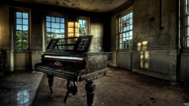 percussion instrument, grand piano, modern, table, music, furniture, musical instrument, stringed instrument, bench, 1080P, piano, keyboard instrument