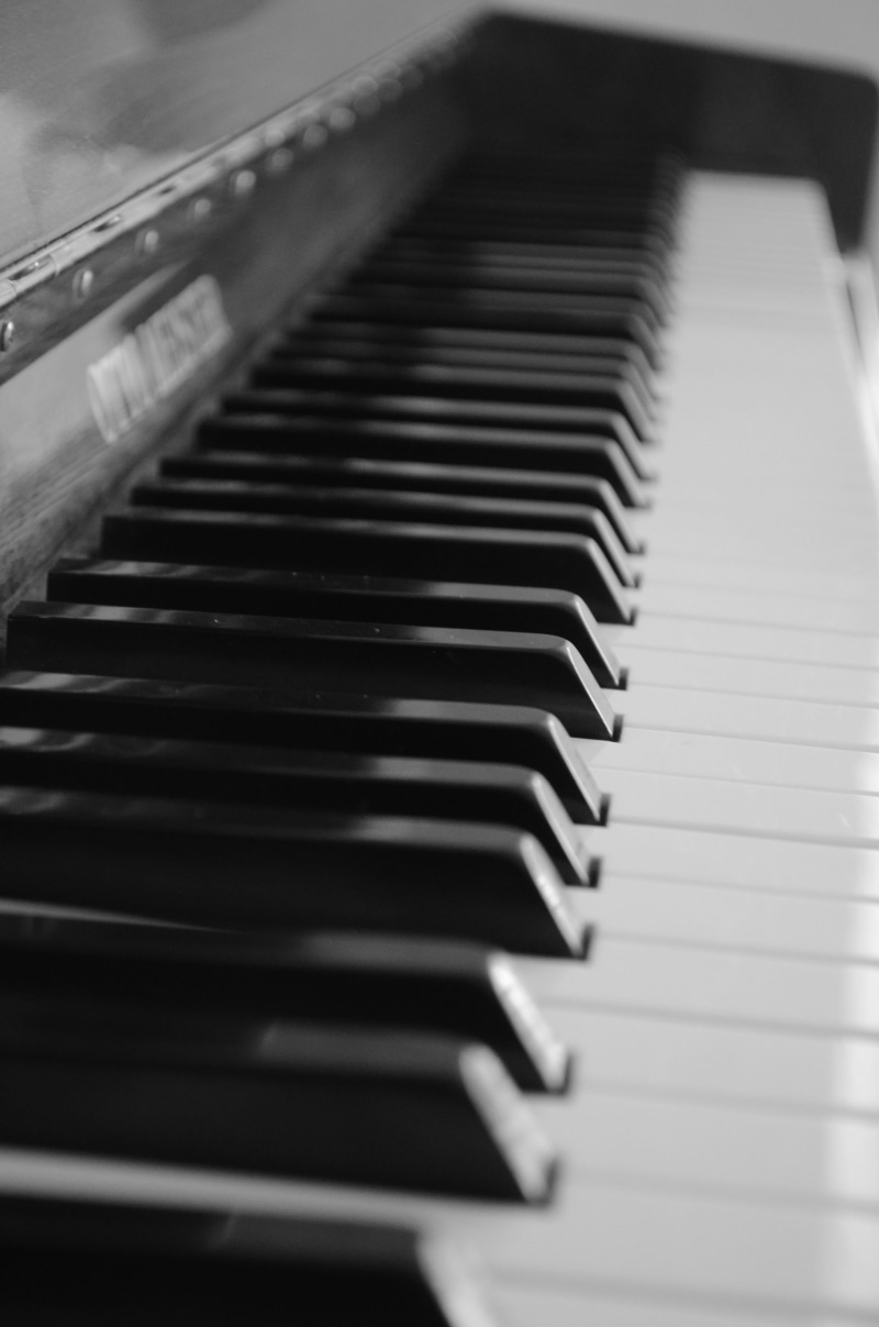 piano, 4K, sound, instrument, diminishing perspective, notenblatt, still life, pattern, focus on foreground, in a row, close-up, piano keyboard, wing