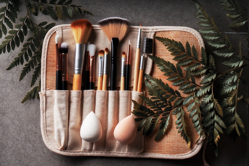 plant part, Makeup, container, art and craft, close-up, leaf, indoors, 4K, make-up brush, directly above, plant, Cosmetics, Beauty, no people, set, food and drink