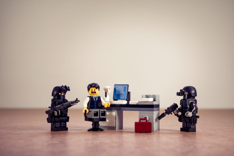 arrest, surveillance, weapon, fear, person, cooperation, figures, finance, colored background, office, mini, still life, representation, detective, debt