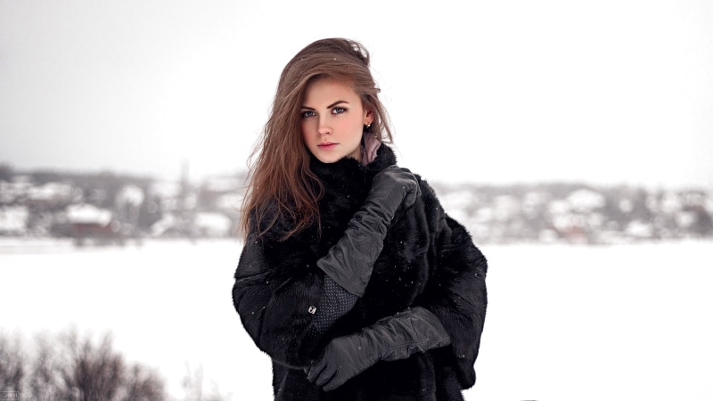 model, women outdoors, snow, coats, black gloves, winter, black coat, fur coats, long hair, portrait, cold, glamour women, glamour, 2K, gloves, women