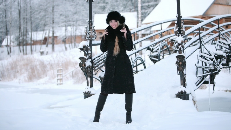 leisure activity, nature, 1080P, near, warm clothing, full length, lifestyles, leather boots, braids, smiling, real people, beautiful woman, knee-high boots