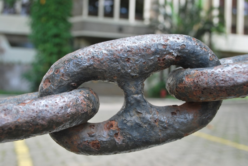 focus on foreground, connection, pattern, Iron, protection, no people, Chain, run-down, solid, heavy, chain, weathered, rusty, Link, security, shackle