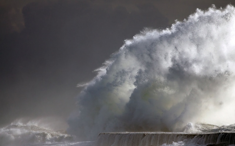 seascape, tsunami, blue, tide, ominous, cyclone, no People, atlantic Ocean, nature, built structure, pollution, portuguese Culture, spray, wave, pier, falls