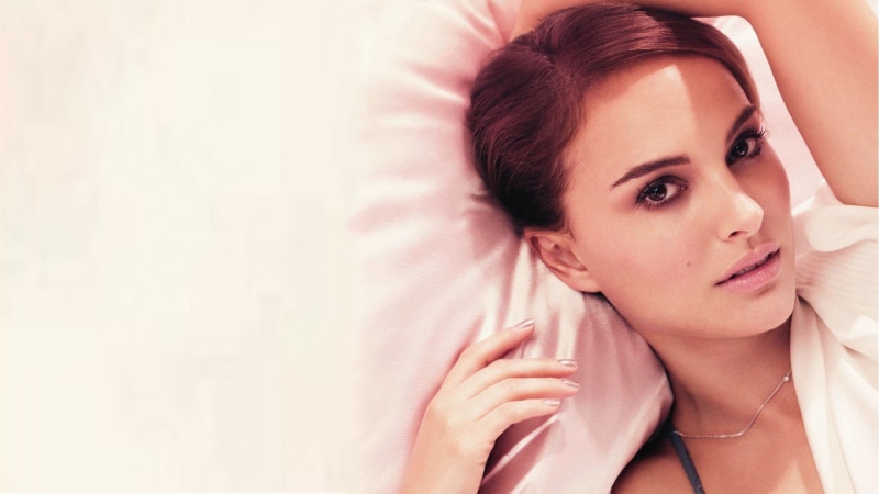 actress, contemplation, beautiful people, hairstyle, young women, headshot, celebrity, beauty, indoors, one person, looking, sadness, women, 1080P, face