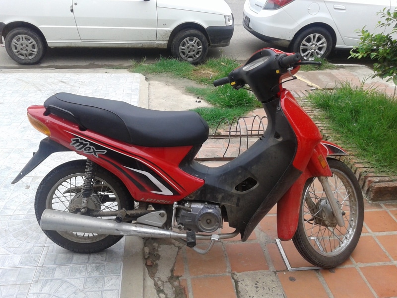transportation, scooter, parking, motobike, Gilera, motor scooter, tire, Moto, day, road, motorcycle, outdoors, mode of transportation, wheel, red, city