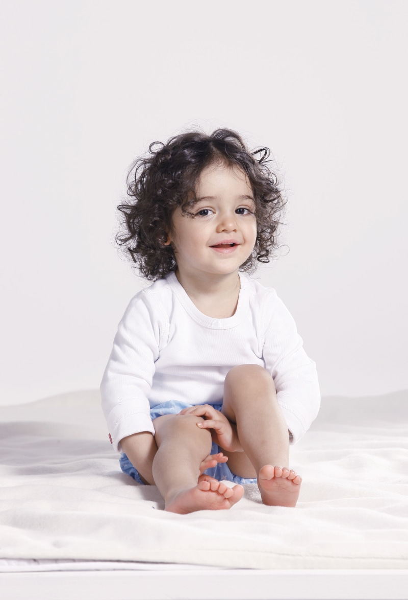 hair, sitting, child, sleeved, shirt, podujevé, crew, front view, neck, aroni, 4K, white, long, one person, indoors, childhood, nature, boy, baby, females