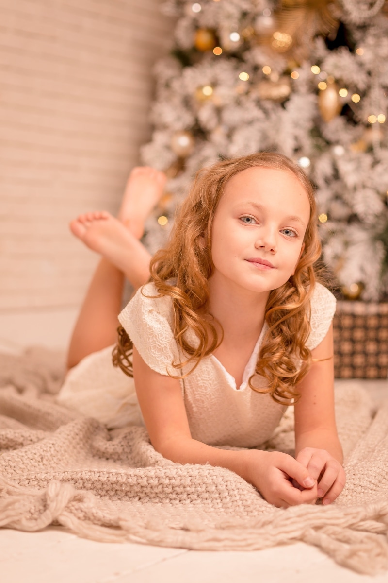 offspring, small, preschool, playful, 4K, woman, near, lovely, human, room, long hair, healthy, women, hair, females, outdoor, happiness, face, children only
