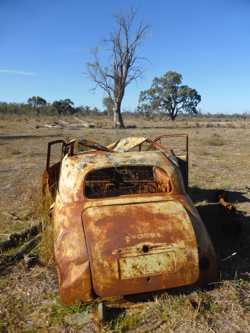 desolate, deterioration, junk, useless, corroded, day, trash, mode of transportation, metal, old, front, nature, rust, degeneration, wrecked, outdoors