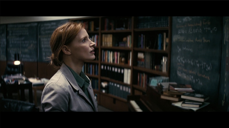 contemplation, studying, shelf, portrait, 720P, hair, women, indoors, learning, education, Jessica Chastain, focus on foreground, Interstellar (movie)