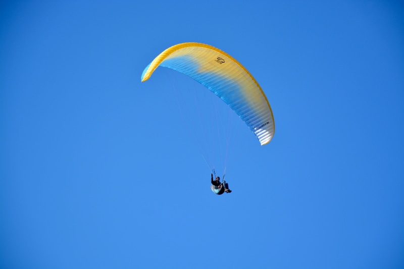 air, paragliding, full length, pilot, 5K, leisure activity, transportation, entertainment, thermal, blue sky, wing ozone rush 5, motion, animal wing, environment