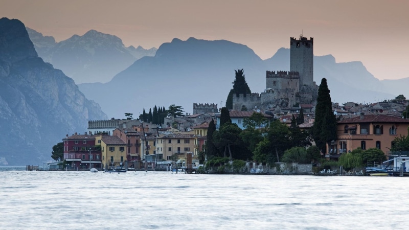 1080P, nature and landscapes, malcesine, lake, mountains, fort, hill, italy, town, garda