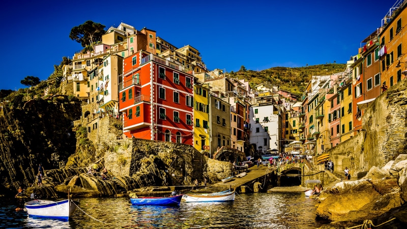 liguria, riomaggiore, italian riviera, rock, cinque terre, italy, tourism, facade, 4K, ligurian sea, la spezia, blue sky, boats, europe, town