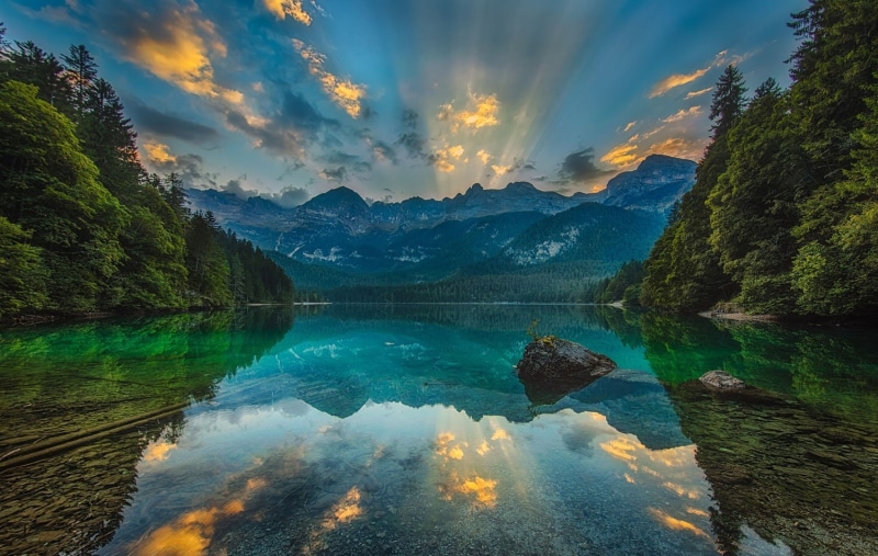 sunset, cloud - sky, Italy, photography, idyllic, calm waters, reflection lake, landscape, lake, beauty in nature, tree, sky, sun rays, tranquil scene