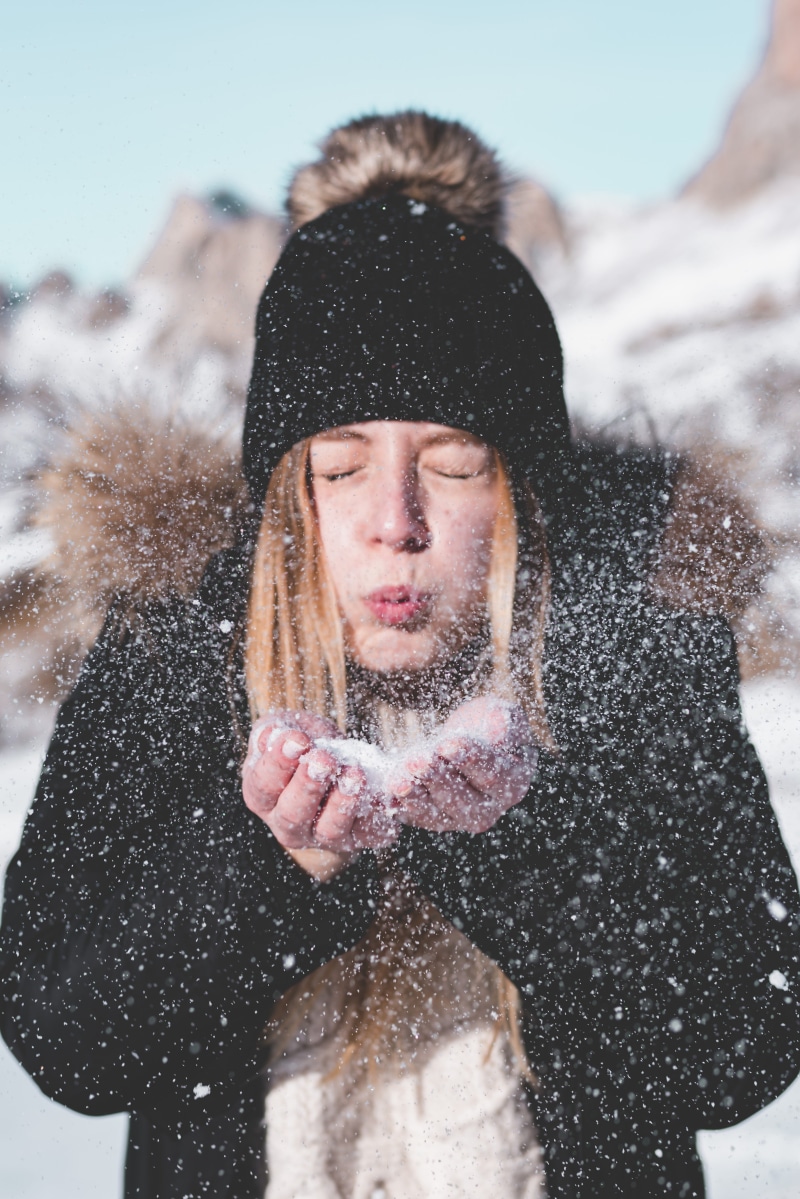 person, south-tyrol, scarf, adult, fur, hood - clothing, glove, snowing, knit hat, leisure activity, mountain, mountains, snowflakes, apparel, 5K, woman