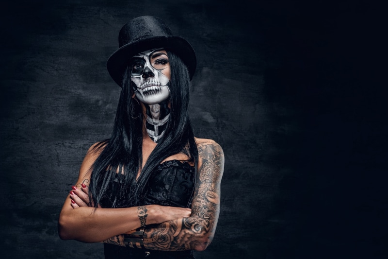 hat, horror, black color, make-up, indoors, Dia de los Muertos, portrait, celebration, spooky, 2K, evil, costume, makeup, black background, fashion, women