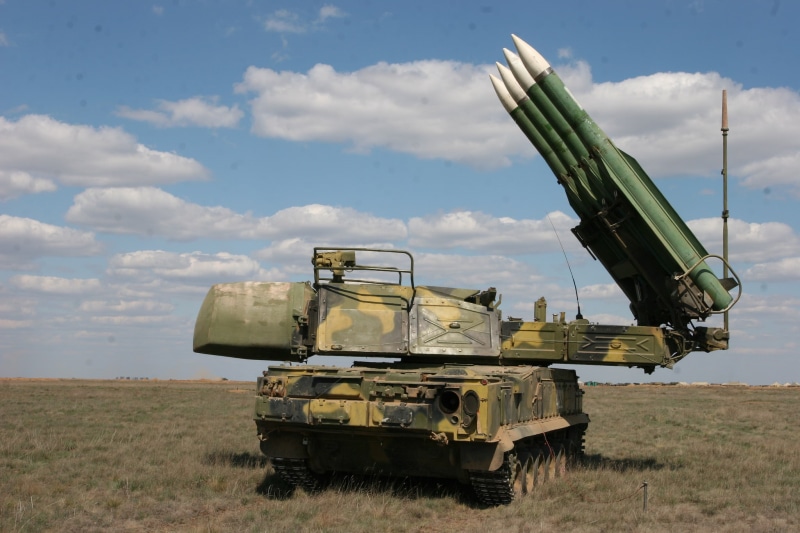 installation, tank, Buk-M2, camouflage, green, 1080P, anti-aircraft missile, brown, self-propelled, field, the sky, complex