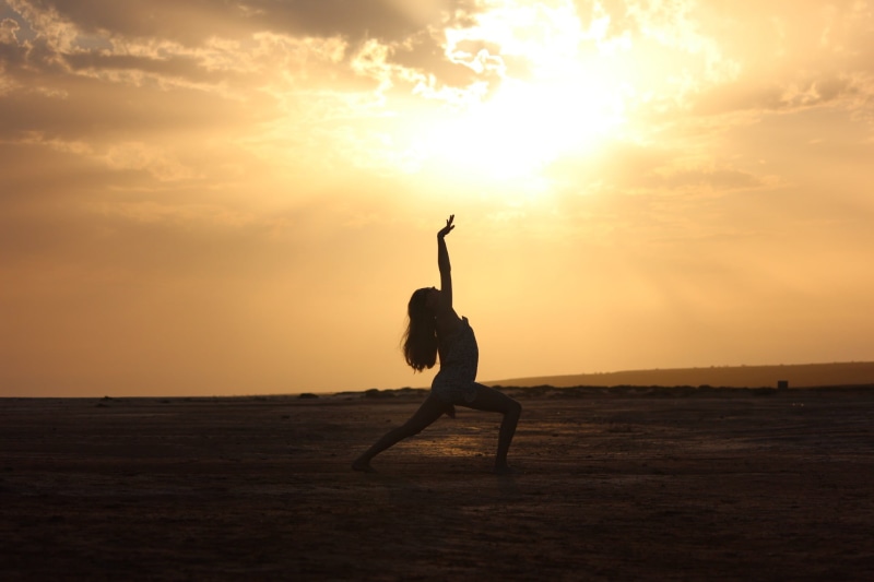 una, sunrise - Dawn, sea, golden hour, tramonto, raising, hour, silhouette, lifestyles, sunset, social, one Person, sky, hand, yoga, su, woman, delle, females