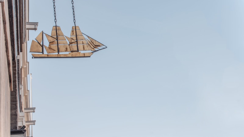 high section, outside, construction site, directly below, copy space, 4K, clear sky, construction equipment, hanging, decoration, delfshaven, boat, construction industry