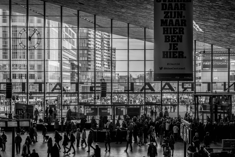 people, rotterdam, women, 5K, large group of people, travel, group of people, outside view, building exterior, central station, real people, communication