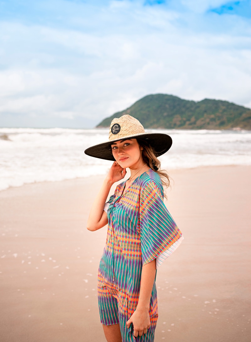 attractive, pretty, smile, model, vacation, lady, young adult, standing, three quarter length, seaside, beautiful, oceanshore, young women, leisure, headwear