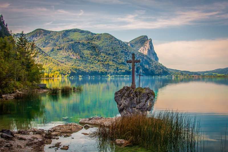 lakeside, tree, reflection, austria, outdoors, salzkammergut, nature, tranquility, cloud - sky, mountains, mountain, plant, beauty in nature, kreuzenstein