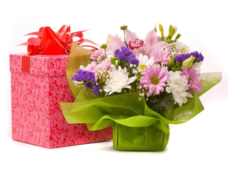box - Container, studio shot, indoors, ribbon, flower arrangement, backgrounds, inflorescence, celebration, plant, multi Colored, vulnerability, petal