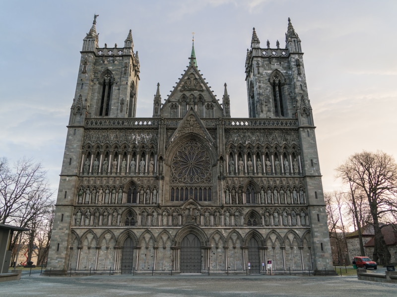 europe, architecture, travel, norway, nidaros cathedral, sky, landmark, tourist, built structure, travel destinations, history, low angle view, the past