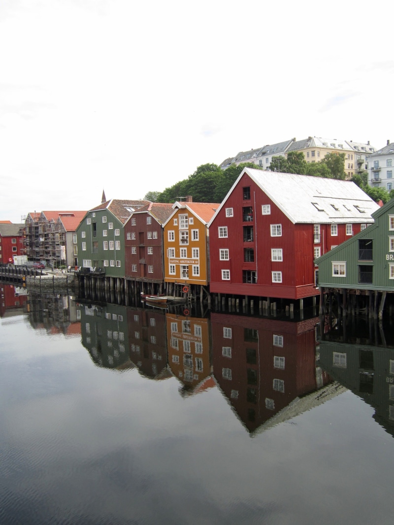 prestegårdsvegen 17, building, city, house, residential district, water, trondheim, sky, waterfront, norway, row house, 2K, no people, river, nature, day