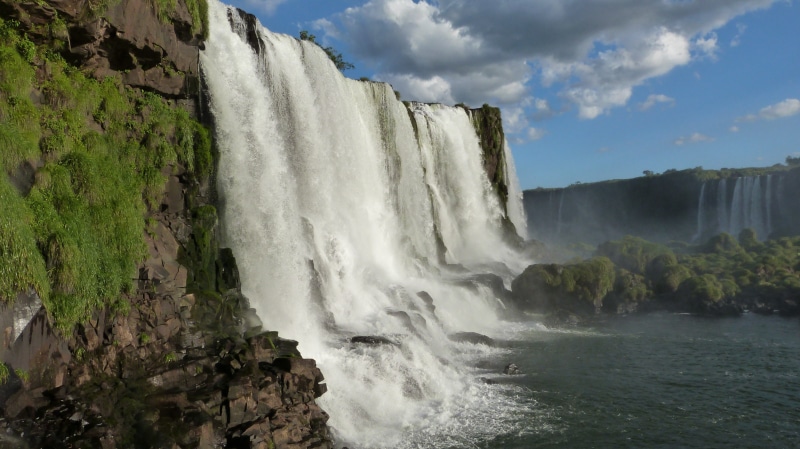 flowing, flowing water, long exposure, waterfalls, brazil, blurred motion, scenics, no people, sea, iguazu falls, sky, famous Place, waterfall, beauty in nature