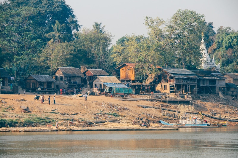 house, outdoors, people, body, 5K, village, group of people, tree, old, sky, nature, architecture And Buildings, Myanmar, cultures, near, beauty in nature