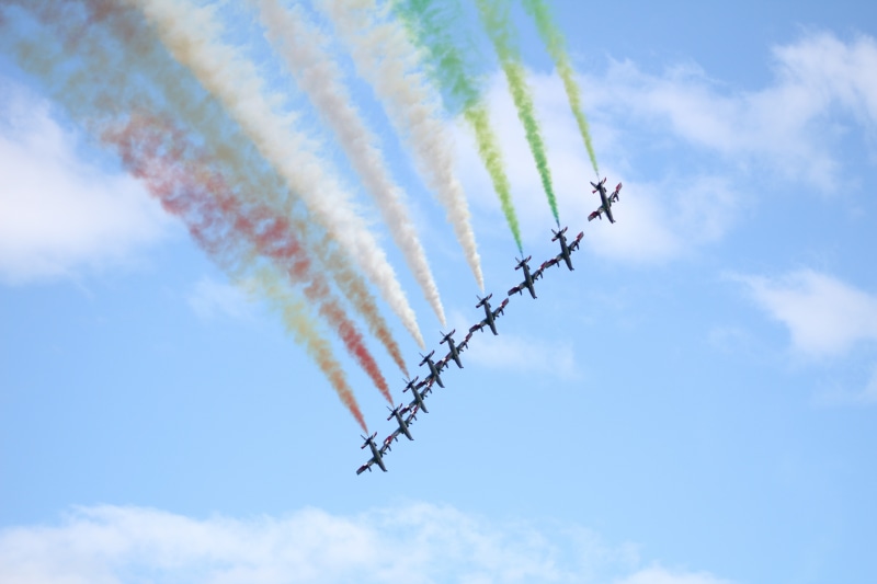 sky, motion, aerobatics, fighter plane, low angle view, stunts, aircraft, blue, teamwork, nature, 5K, planes, vapor trail, cooperation, cloud - sky, frecce tricolori