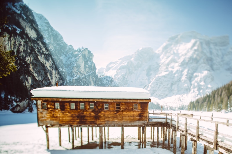 beauty in nature, tranquility, tree, outdoors, day, lake, sky, pragser wildsee, see, mountain range, railing, no people, 5K, mountains, mountain peak