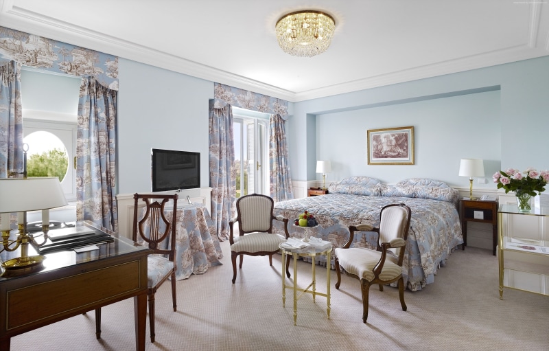 booking, Hotel Du Cap Eden Roc, Best Hotels of 2015, bed, white, vacation, travel, France, tourism, 2K, room, resort