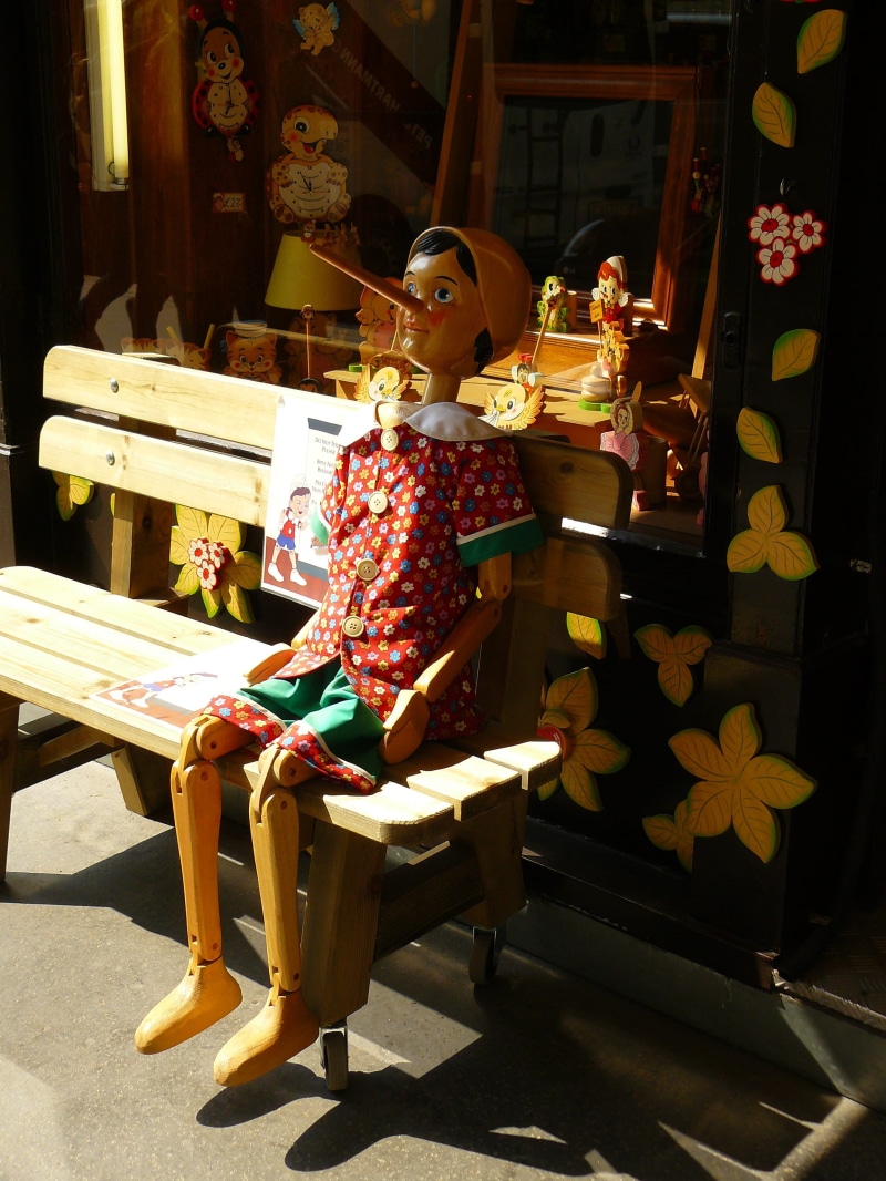 sunlight, shadow, wooden toys, bench, wood doll, nature, wood dolls, creativity, pinocchio, art and craft, clothing, holzfigur, figure, sit, flower, seat