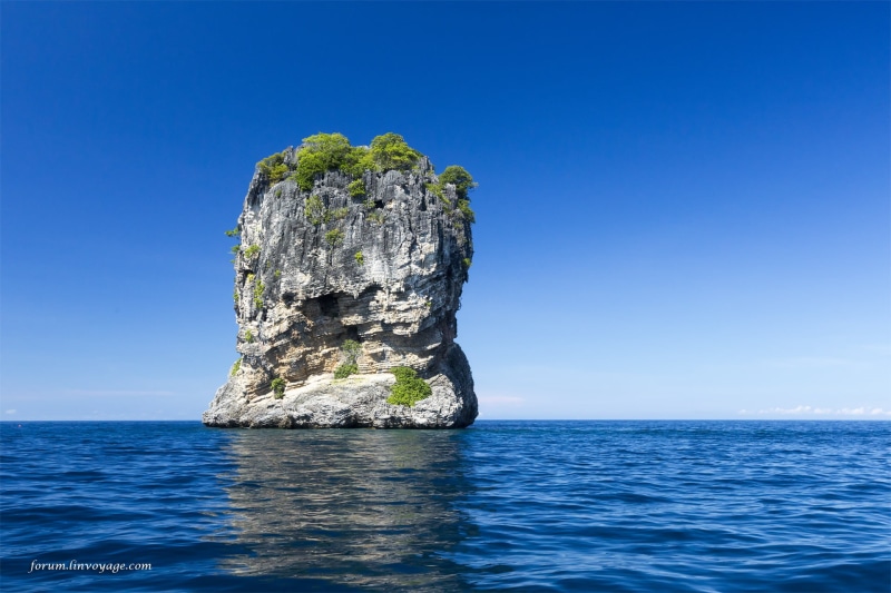 body, nature, яхта, phi, blue, com, blue  water, summer, rock - Object, yacht  sail, ocean  island, grey, sail  boat, coastline, captain, water, thailand