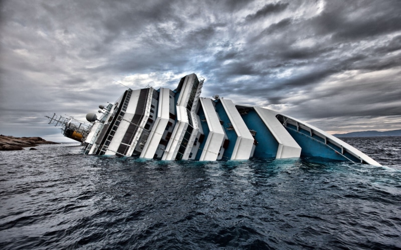 ship, beauty in nature, 2K, sea, scenics - nature, motion, built structure, sinking ships, waterfront, white, crash, clouds, sailboat, outdoors, architecture