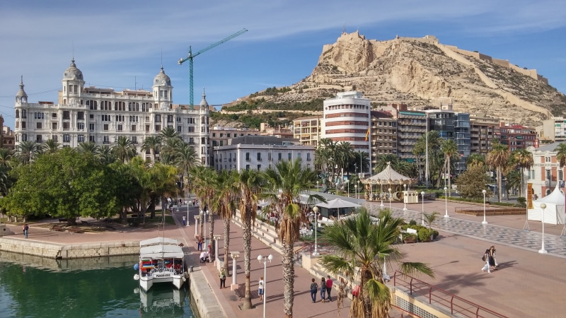 mode of transportation, built structure, city, sky, tree, travel destinations, body, alicante, incidental people, daytime, day, building exterior, transportation