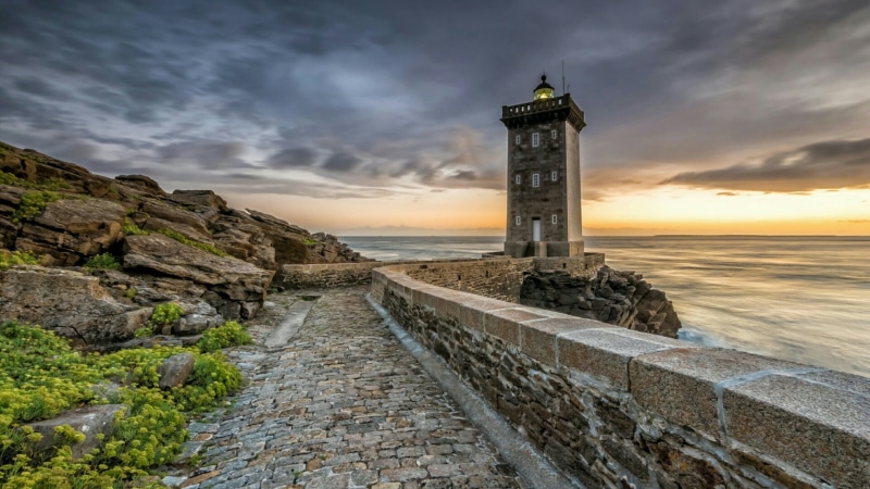 lighthouse, solid, guidance, tower, finistere, sea, sky, france, history, 1080P, cloud, building exterior, coast, rock, shore, nature, cloud - sky, evening