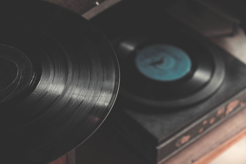 closeup, noise, sound recording equipment, arts culture and entertainment, blac, vinyl, still, audio equipment, vintage, close-up, technology, no people