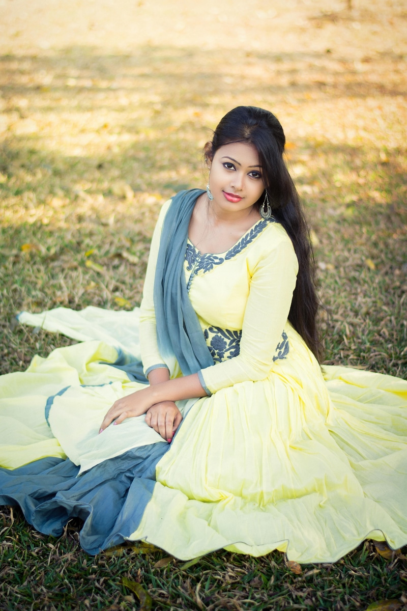 field, 5K, park, grass, photography, full length, one person, eyes, smiling, young adult, lady, outdoors, smile, beautiful woman, land, wedding, glamour